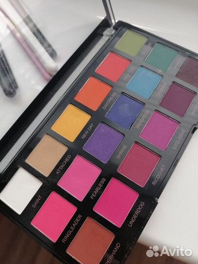 Набор косметики, декоративная и уходовая косметика