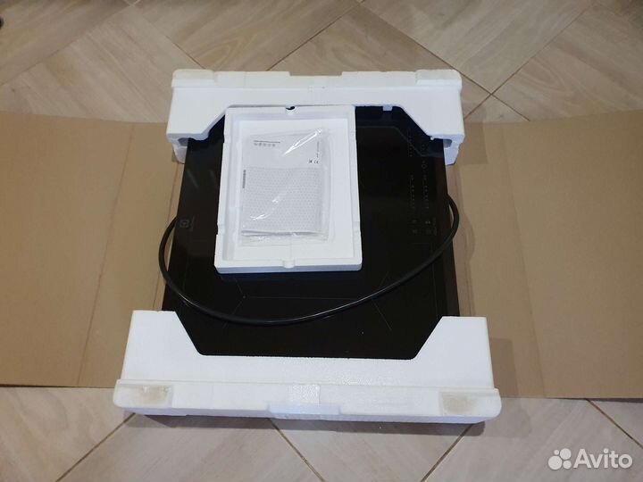 Варочная панель Electrolux ipe6453kf