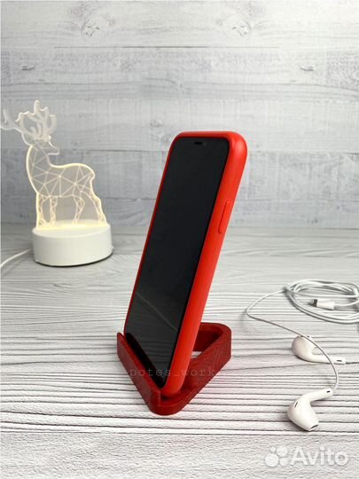 Подставка для телефона и планшета из дуба