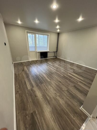 2-к. квартира, 55 м², 1/10 эт.