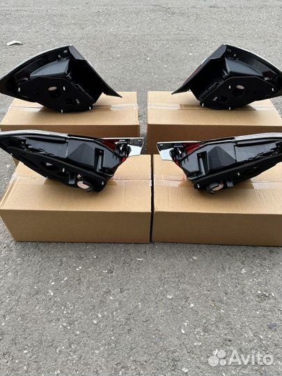 Задние фонари на Toyota Camry /55