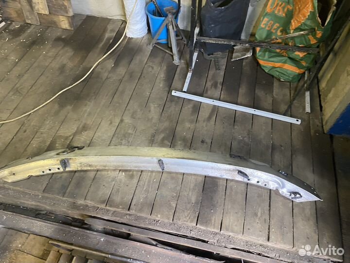 Усилитель переднего бампера w203