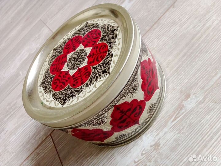 Винтажная жестяная коробка 70-е 20 века