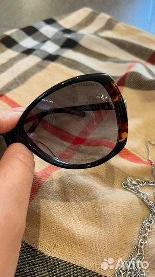 Солнцезащитные очки женские trussardi