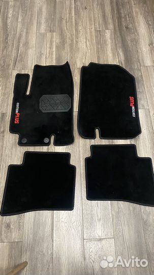 Автомобильные коврики ворсовые