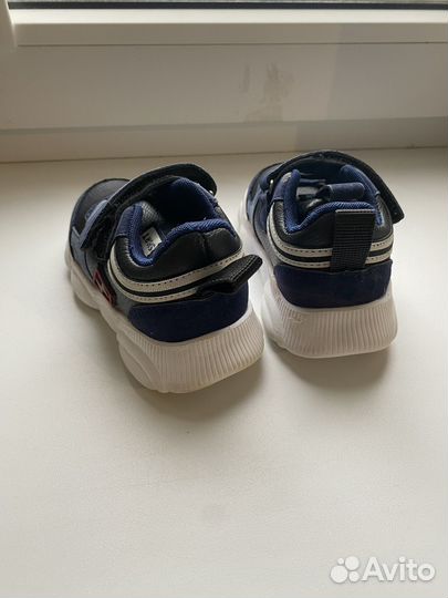Кроссовки детские 22 размер