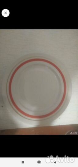 Тарелки с красной коемкой