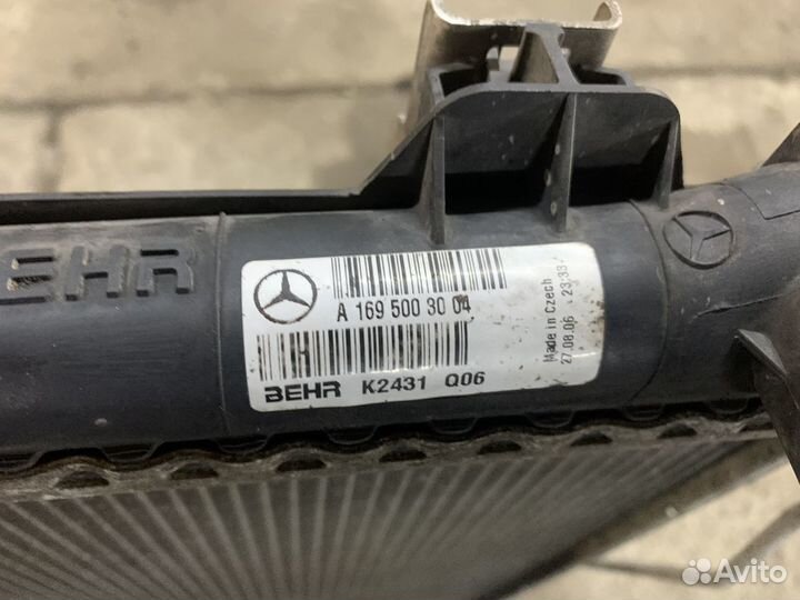 Радиатор охлаждения на мерседес W169/W245 АКПП