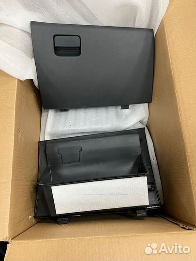 Бардачок Mitsubishi Outlander 3 Ящик перчаточный