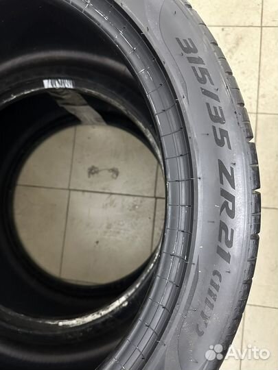 Pirelli P Zero PZ4 295/35 R21 и 315/35 R21 111Y