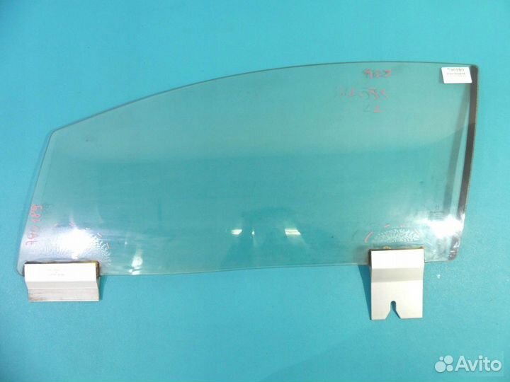 Стекло боковое переднее Peugeot 407 coupe