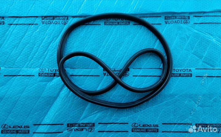 Уплотнитель багажника Лексус Gs