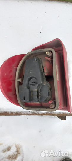 Задний правый фонарь Ford Galaxy