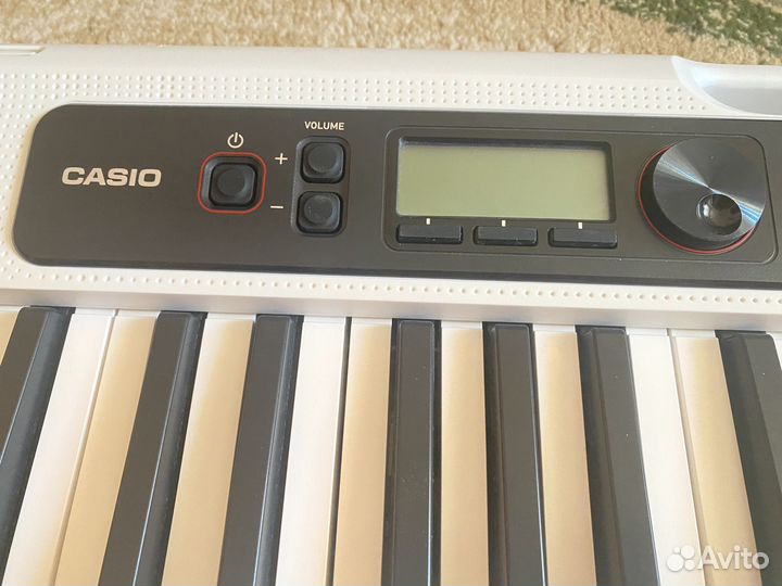 Синтезатор casio белый