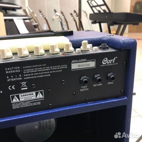 Комбик гитарный Cort 30w