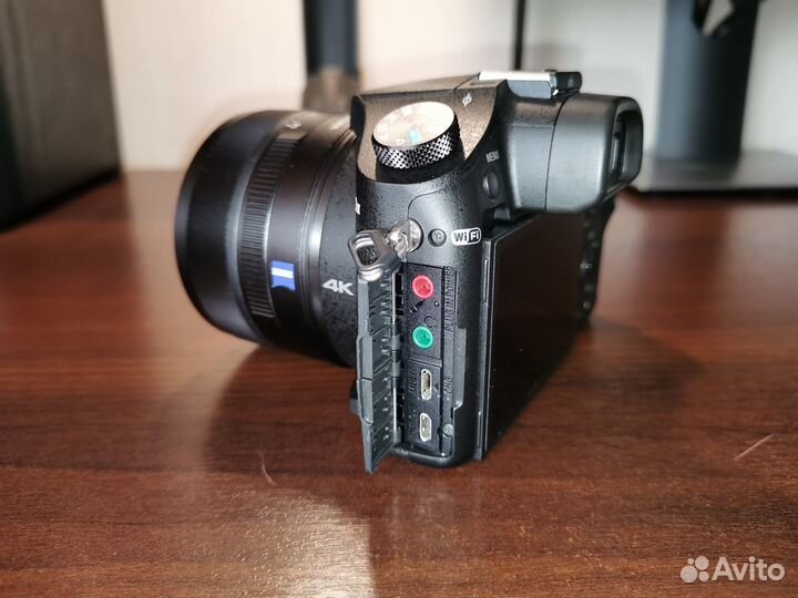 Sony Cyber-shot DSC-RX10M2