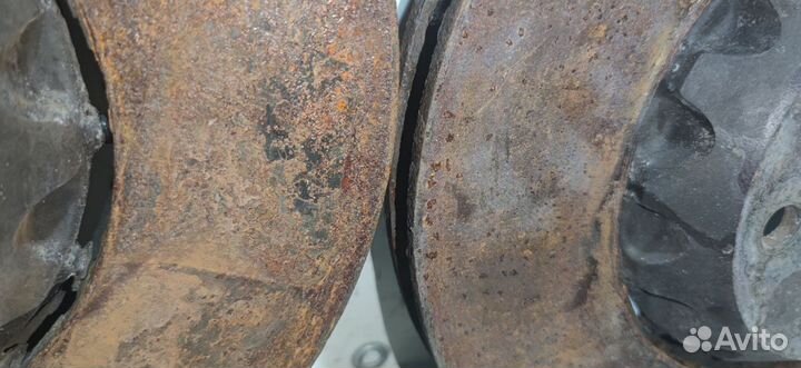 Диск тормозной передний Audi A4 A5 Q5 Q7 A6 A7