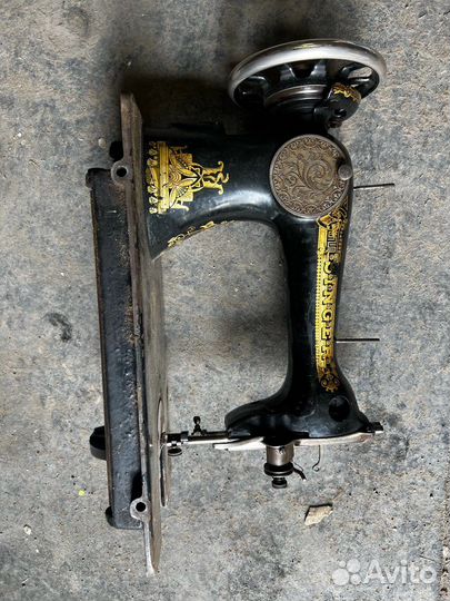 Швейная машинка зингер