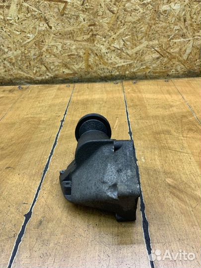 Кронштейн двигателя правый Ford Focus 1 fydb 2003