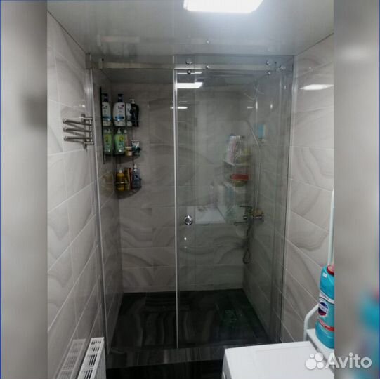 Душевое ограждение с дверью