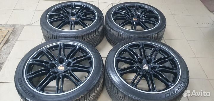 Комплект оригинал на Porsche Cayenne R21