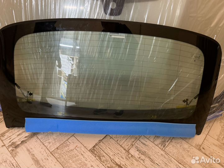 Оригинальное Заднее стекло Bmw 51317424026