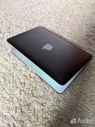 Жёсткий чехол moshi на Macbook air 11