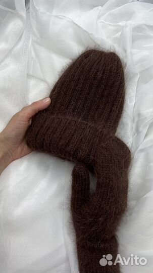 Шапка в комплекте с варежками