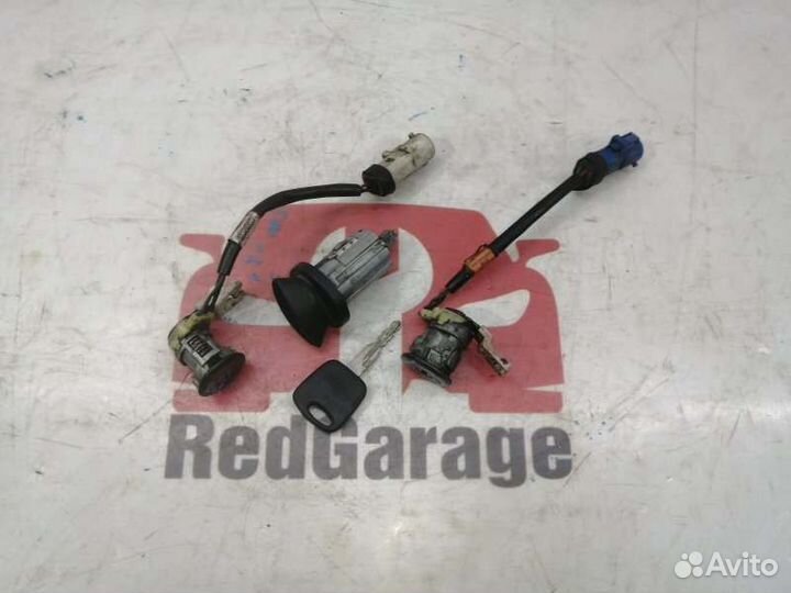 Замок зажигания с комплектом личинок Ford Explorer