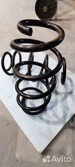 Продам передние пружины Хендай Санта фе 2