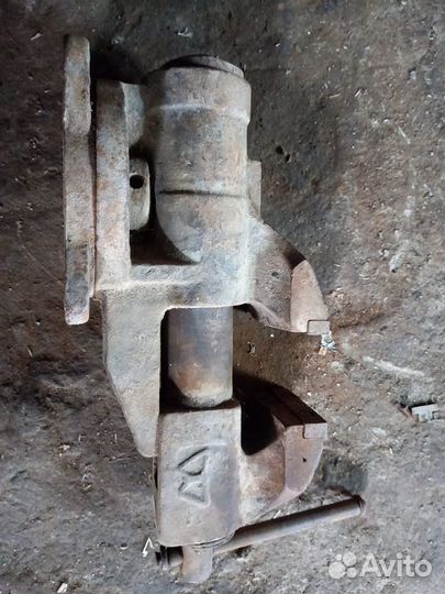 Тиски слесарные СССР