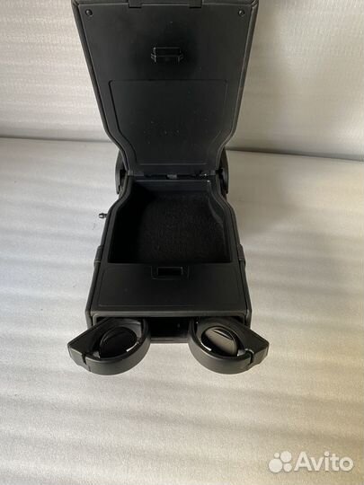 Задний подлокотник коробка мерседес c 205