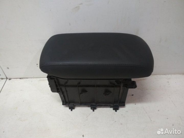 Подлокотник передний Toyota Rav4 40 2013-2016