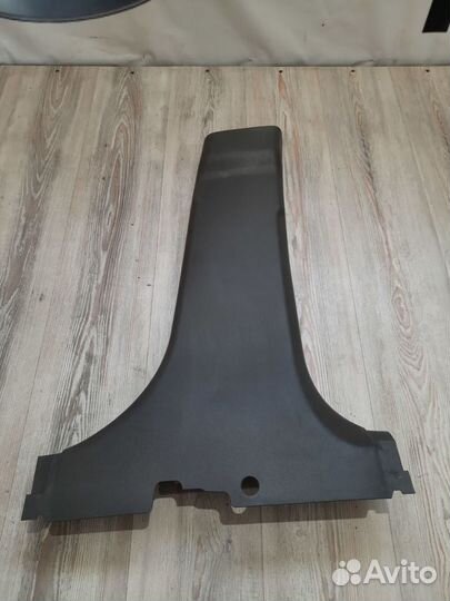 Обшивка средней стойки накладка ремня безопасности