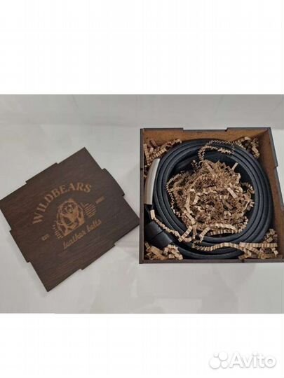 Кожаный ремень в подарочной упаковке новый