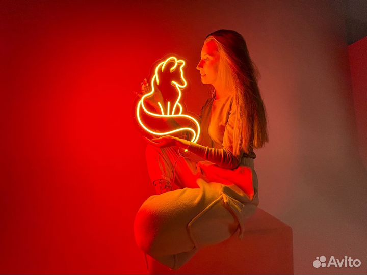 Неоновый светильник для дома
