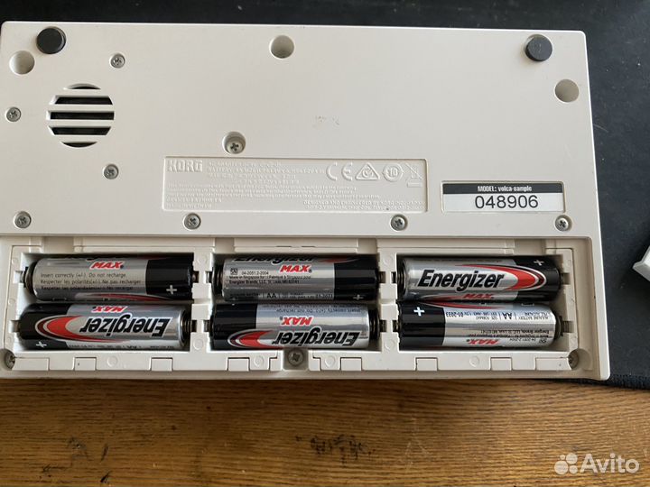 Korg Volca Sample сэмплер грувбокс микшер