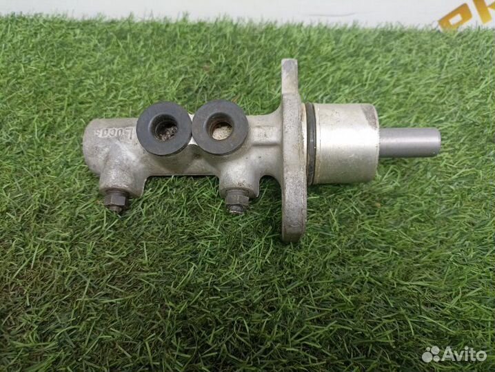 Цилиндр тормозной главный, гтц Volkswagen Passat