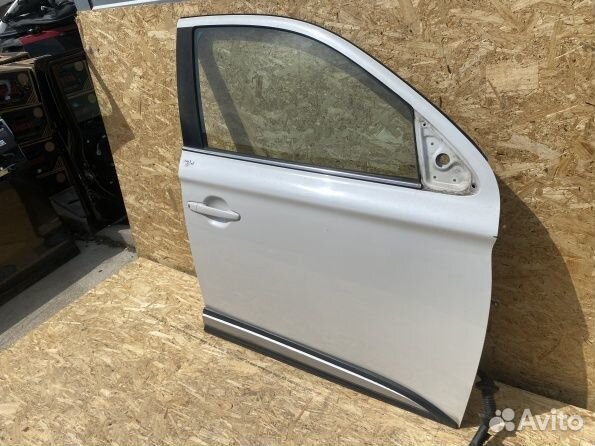 Дверь передняя правая Mitsubishi Outlander 3