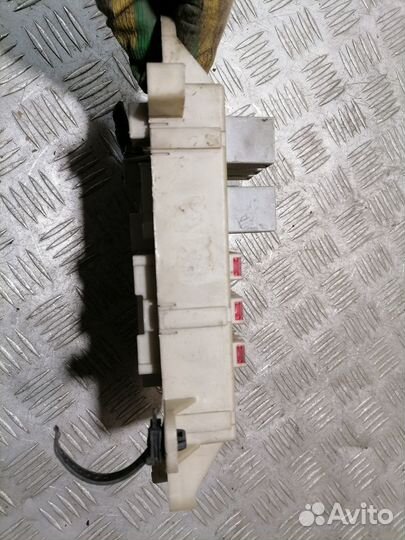 Блок предохранителей салонный Chery Tiggo 2005-201