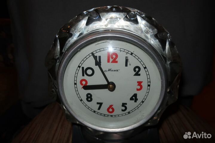 Настольные часы Маяк