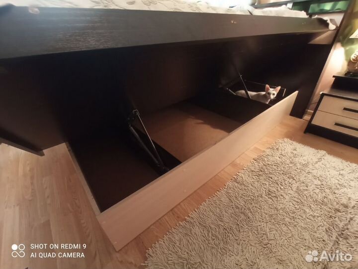 Кровать с матрасом