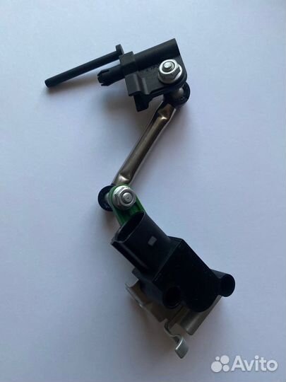 Датчик положения кузова Volkswagen Touareg NF, FL