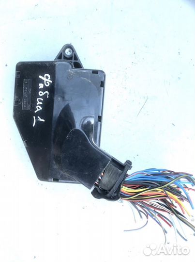 Блок предохранителей Skoda Fabia 1