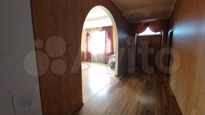 Дом 384,5 м² на участке 6,7 сот.