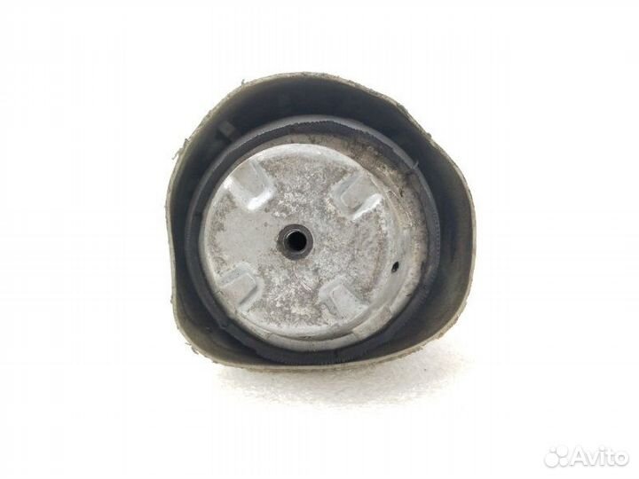 Опора двигателя передняя Mercedes-Benz C-Class