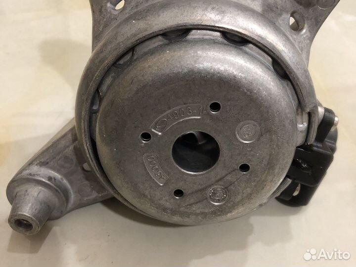 Опора двигателя L R Mercedes W167