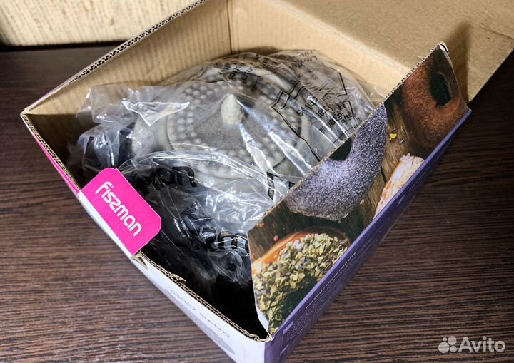 Посуда. Пиалка. Чайники. Фигурки животных. Штофы