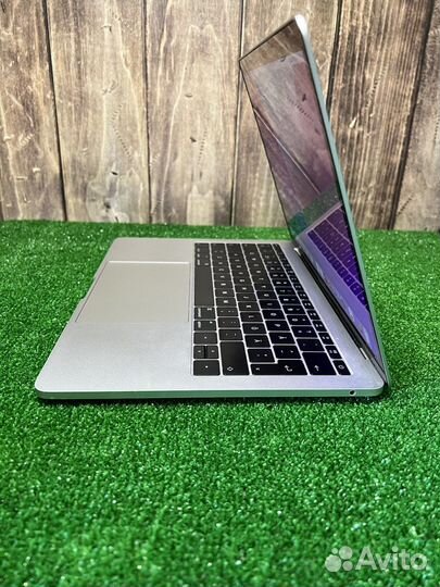 MacBook Pro 13 2016 8/256