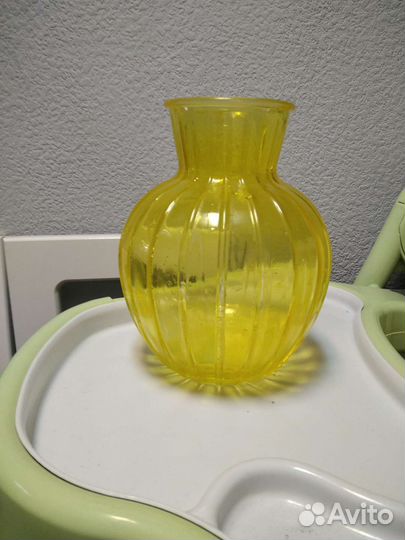 Ваза цветное стекло красная